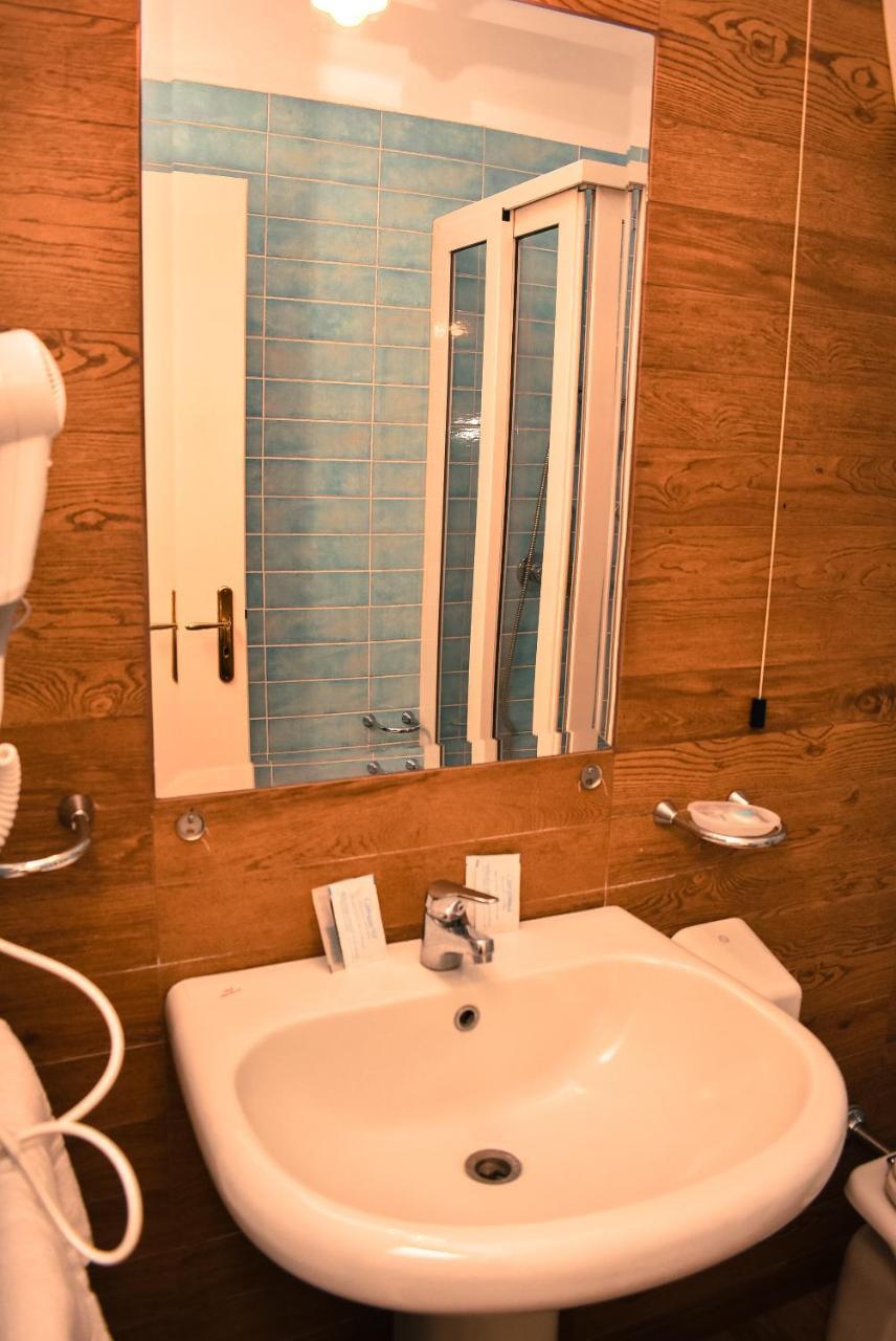 Hotel Miravalle เนเปิลส์ ภายนอก รูปภาพ