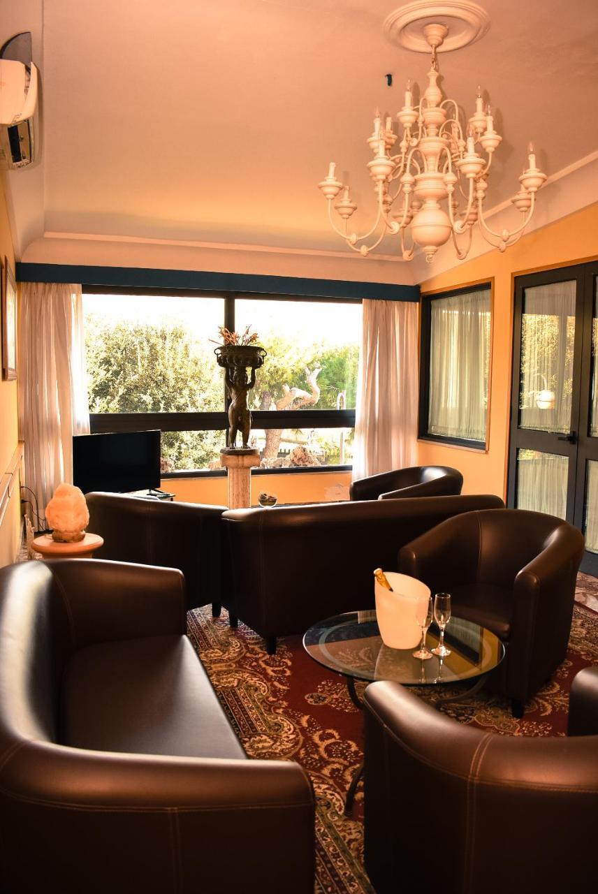 Hotel Miravalle เนเปิลส์ ภายนอก รูปภาพ