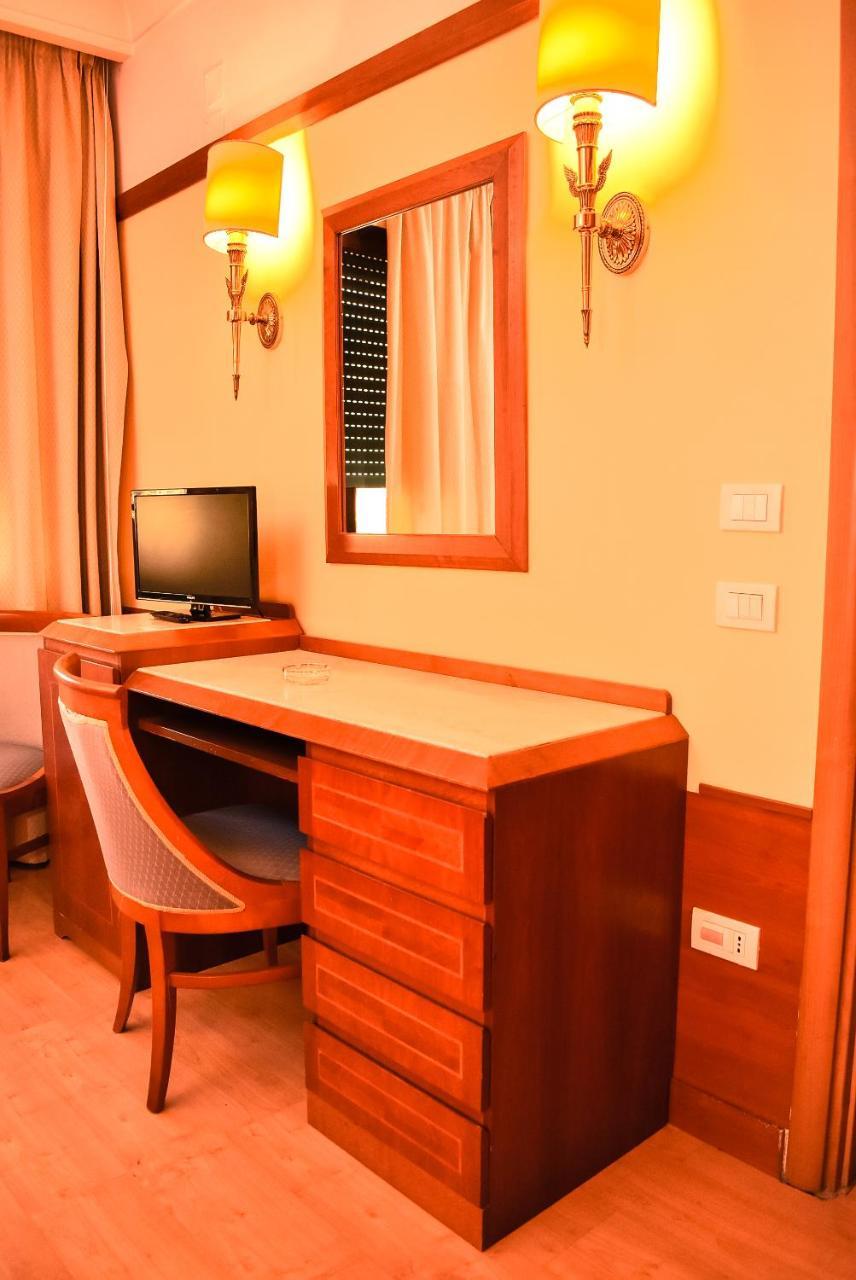 Hotel Miravalle เนเปิลส์ ภายนอก รูปภาพ